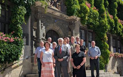 Treffen der Naturparke in Sachsen-Anhalt mit Minister Prof. Dr. Armin Willingmann (Mitte) sowie Vertreterinnen und Vertretern des Ministeriums für Wissenschaft, Energie, Klimaschutz und Umwelt sowie des Landesverwaltungsamtes Sachsen-Anhalt