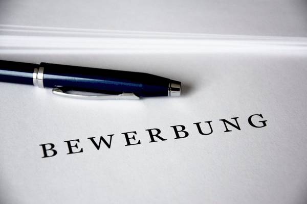 Stift auf Bewerbungsdeckblatt