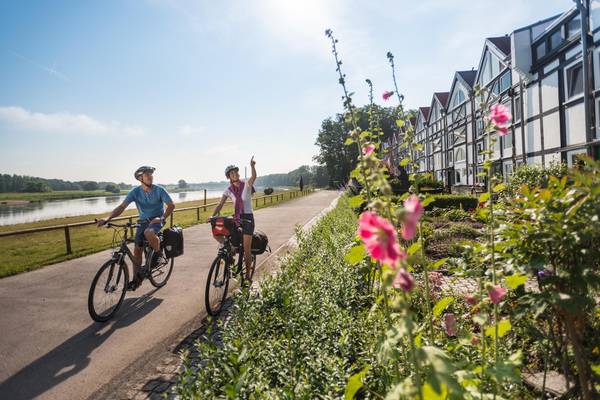 Radfahren auf dem Elberadweg in Schönebeck
