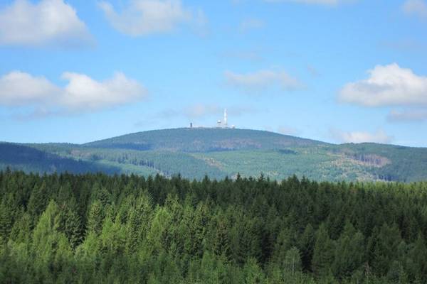 Blick auf den Brocken vom Ottofelsen