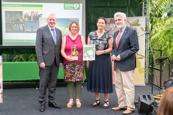 Verleihung Sonderpreis Tourismus